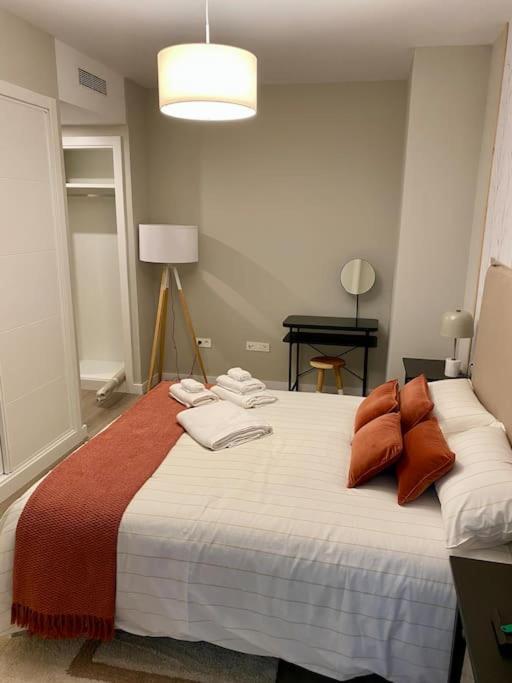 Nuevo Moderno Apartamento De Lujo Seville Exterior photo